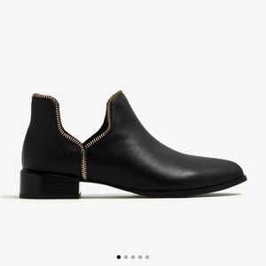 NWT SENSO Black Leather Ankle Boots with Gold Trim – EU 38 – BNIB